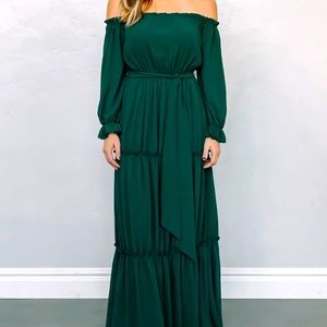 BNWT Baltic Born ‘Isabel’ off shoulder tiered maxi in Emerald.